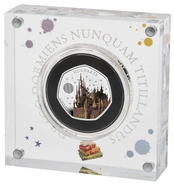 2023 25° Anniversario di Harry Potter - Scuola di Hogwarts - Moneta d'Argento Proof 50 pence
